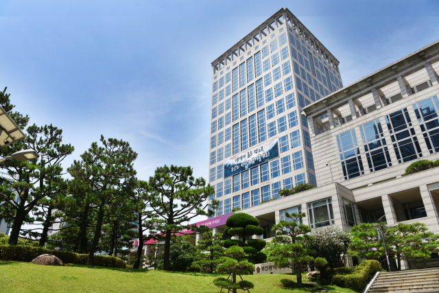  [단독]부산시보건환경연구원 여자 탈의실에 카메라 설치한 직원 자수 이미지